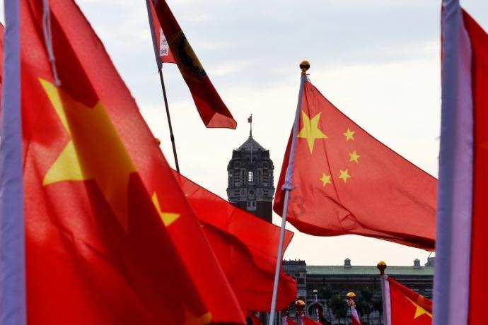 夏日时尚的爱丽